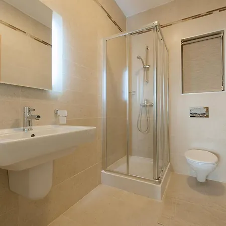 Seafront Luxury With Pool Appartamento Sliema