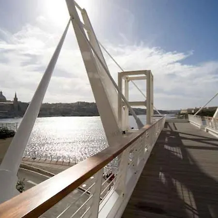 Seafront Luxury With Pool Sliema