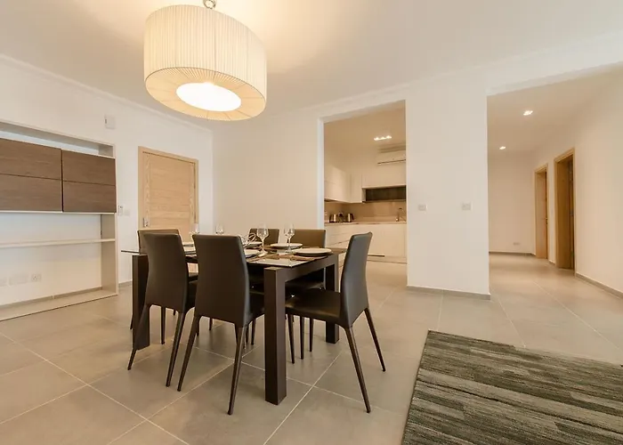 Seafront Luxury With Pool By Buena Vista Sliema