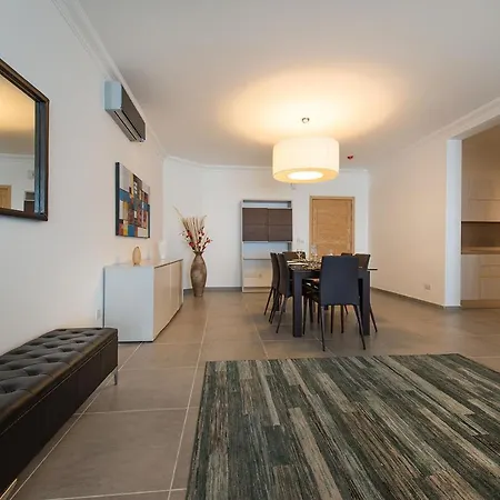 Apartman Seafront Luxury With Pool Sliema