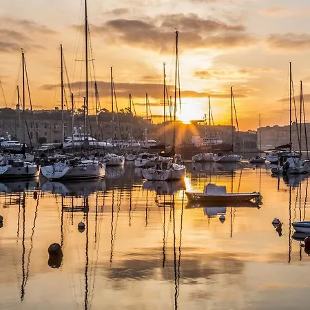 Lejlighed Seafront Luxury With Pool