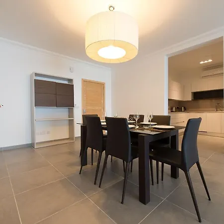 Seafront Luxury With Pool