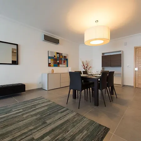 Seafront Luxury With Pool Sliema