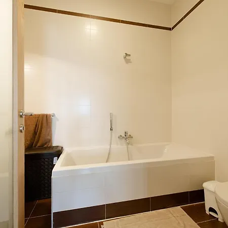 Seafront Luxury With Pool