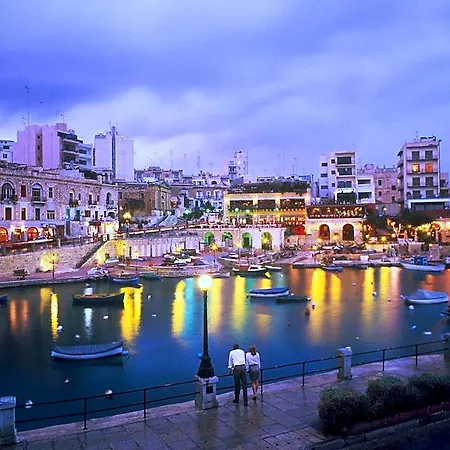 Seafront Luxury With Pool By Buena Vista * Sliema
