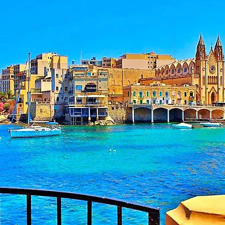 Seafront Luxury With Pool By Buena Vista