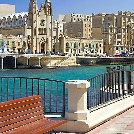 Seafront Luxury With Pool By Buena Vista Sliema
