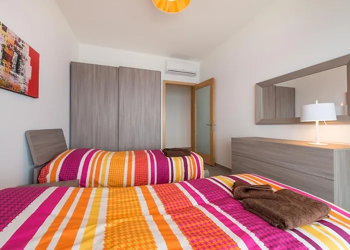 Apartment Seafront Luxury With Pool By Buena Vista *