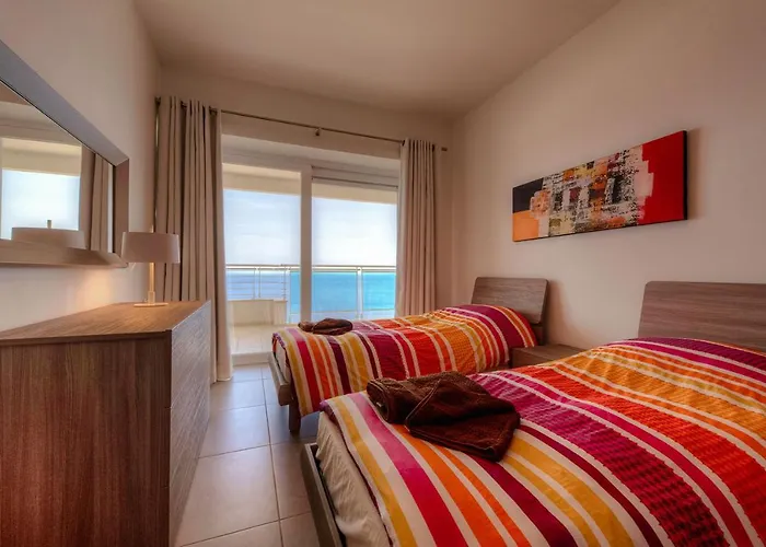 Seafront Luxury With Pool By Buena Vista Apartman Sliema