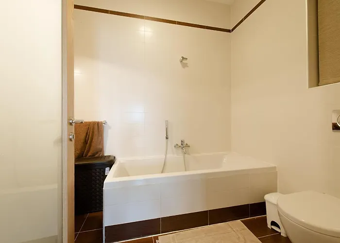 Seafront Luxury With Pool By Buena Vista