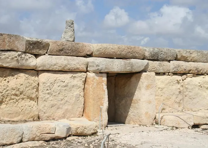 Seafront Luxury With Pool By Buena Vista *