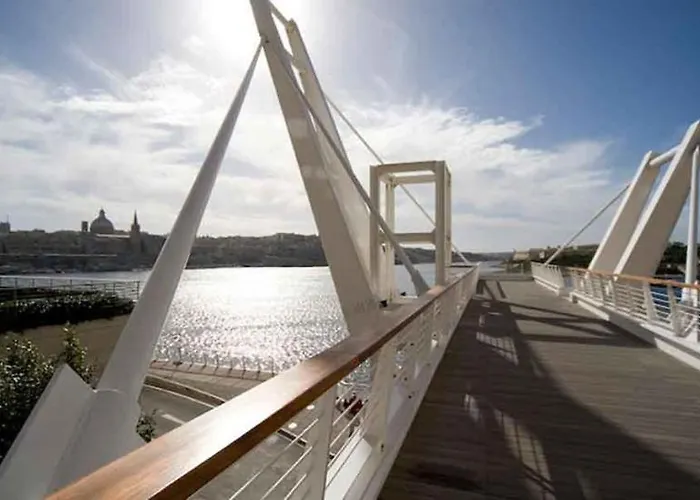 Seafront Luxury With Pool By Buena Vista Sliema