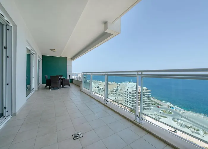 Seafront Luxury With Pool By Buena Vista * Sliema